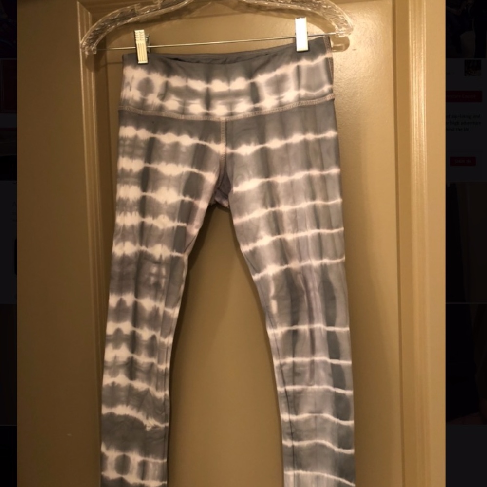 Flywheel tie dye leggings